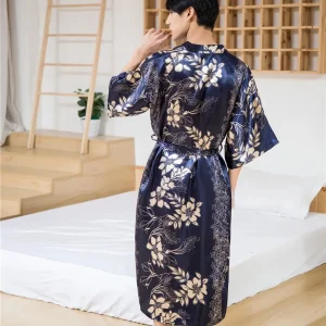 Kimono élégant en satin pour homme