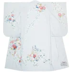 Vêtement traditionnel japonais, kimono blanc pour soirées