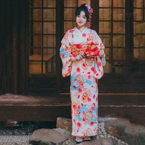 Kimono traditionnel femme japonais coloré