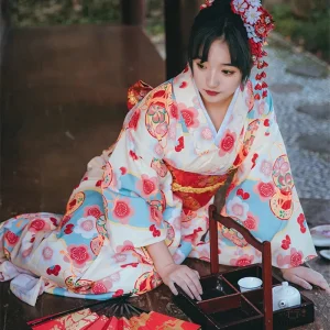 Vêtement japonais coloré pour femme, style kimono traditionnel