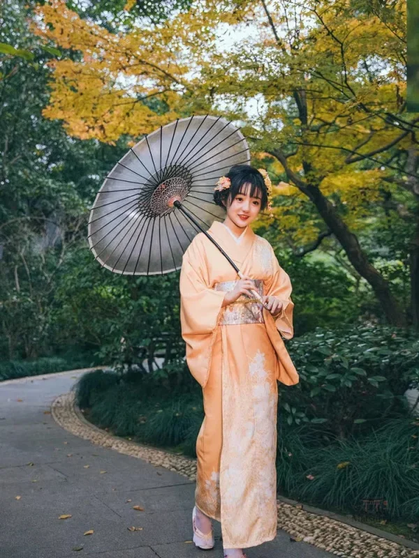 kimono-traditionnel-femme-orange-1 Kimono traditionnel femme orange en tissu léger