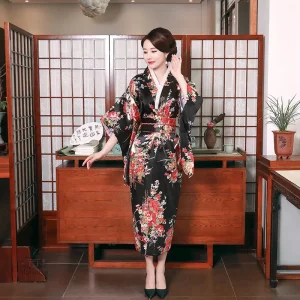 Kimono traditionnel sophistiqué pour femme