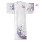 Vêtement japonais femme en violet élégant