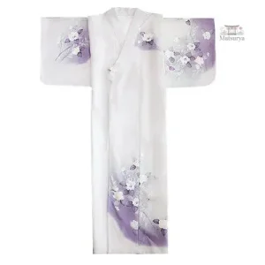 Vêtement japonais femme en violet élégant