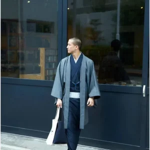 Kimono traditionnel homme élégant en couleur unie