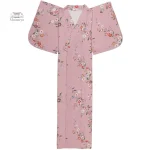 Mode japonaise : kimono rose élégant à motifs