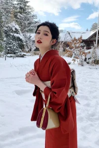 Kimono rouge uni traditionnel pour femme