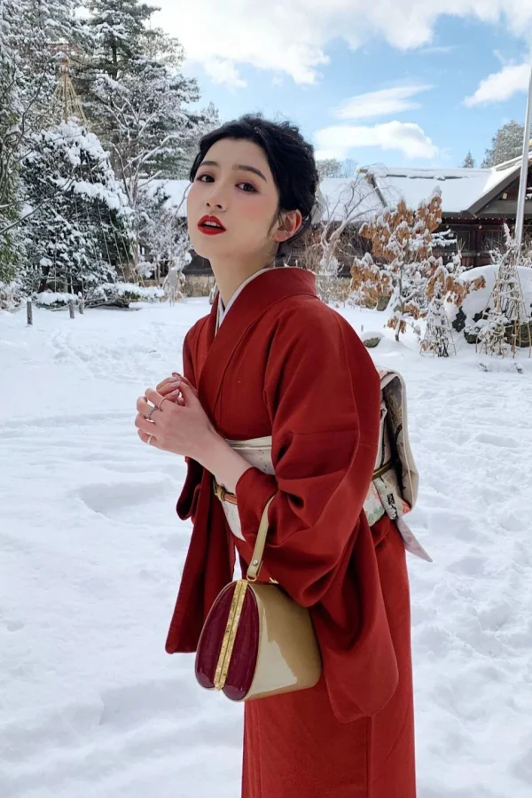 kimono-traditionnel-rouge-uni-1 Kimono rouge uni traditionnel pour femme