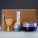 Accessoires pour préparer le thé matcha dans ce kit complet