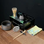 Ensemble traditionnel pour la cérémonie du matcha