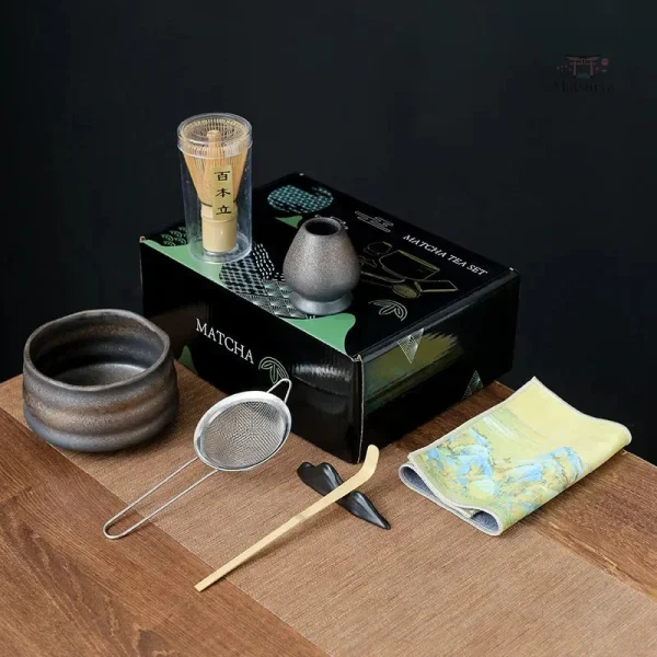 Ensemble traditionnel pour la cérémonie du matcha