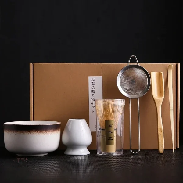 Poudres matcha et outils inclus dans le kit