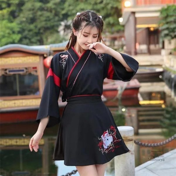 Robe féminine Kitsune, élégance et culture japonaise