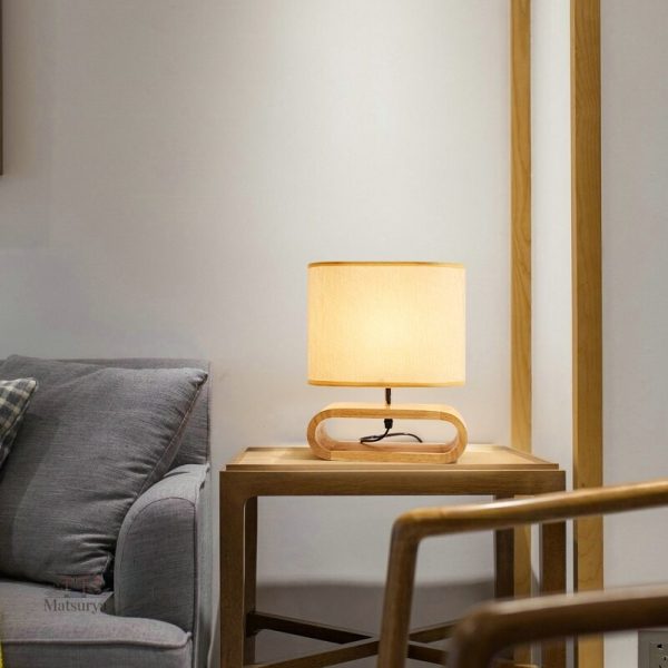lampe-a-poser-japonaise-1 Lampe à poser japonaise élégante en bois et papier