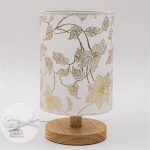 Lampe japonaise avec motif fleuri élégant