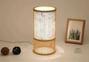 Éclairage japonais en bambou, style épuré et naturel