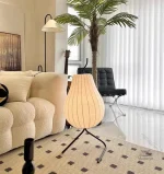 Élégante lampe japonaise au style contemporain