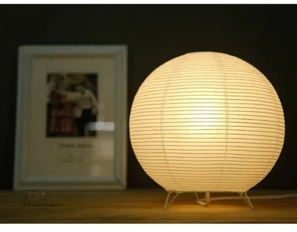 Élégante lampe japonaise en forme ronde