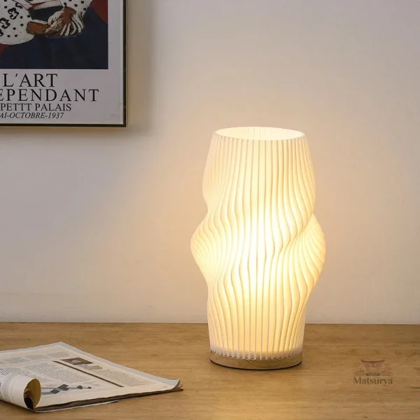 lampe-japonaise-style-plisse-1 Lampe Japonaise Plissée au design élégant et traditionnel