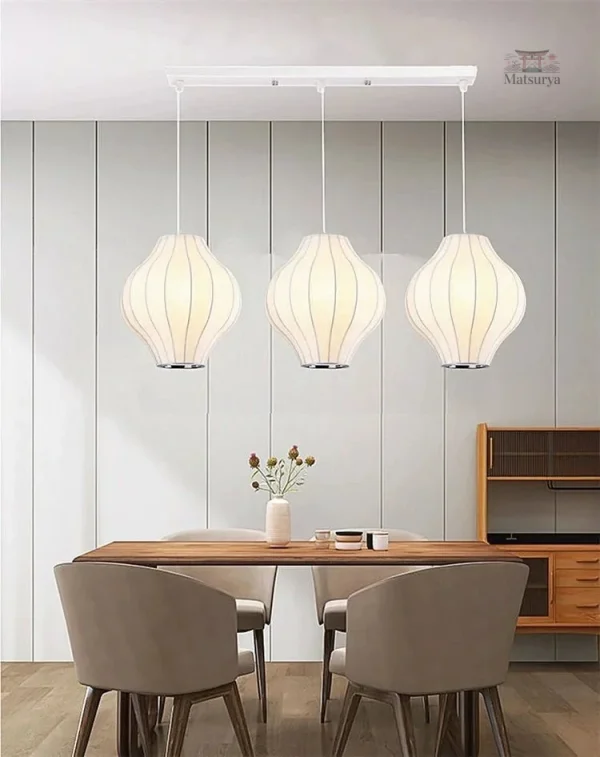 lampe-japonaise-suspendue-en-soie-1 Lampe suspendue en soie japonaise