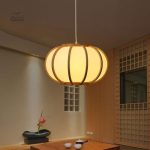 Lampe en papier japonais, décor minimaliste