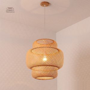 Élégante lampe japonaise en bois suspendue, ambiance zen