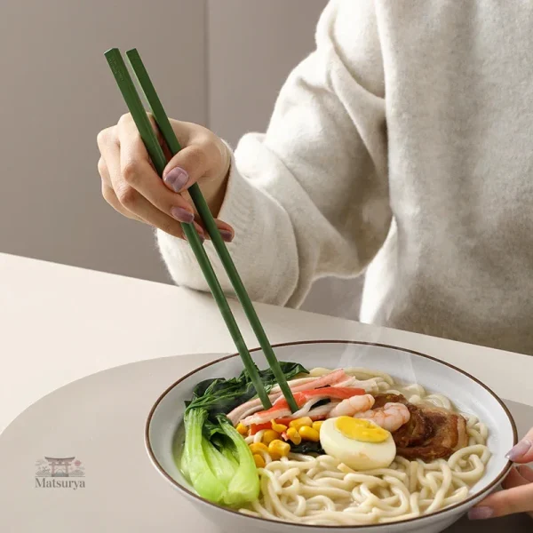 Set de baguettes minimalistes pour vaisselle japonaise