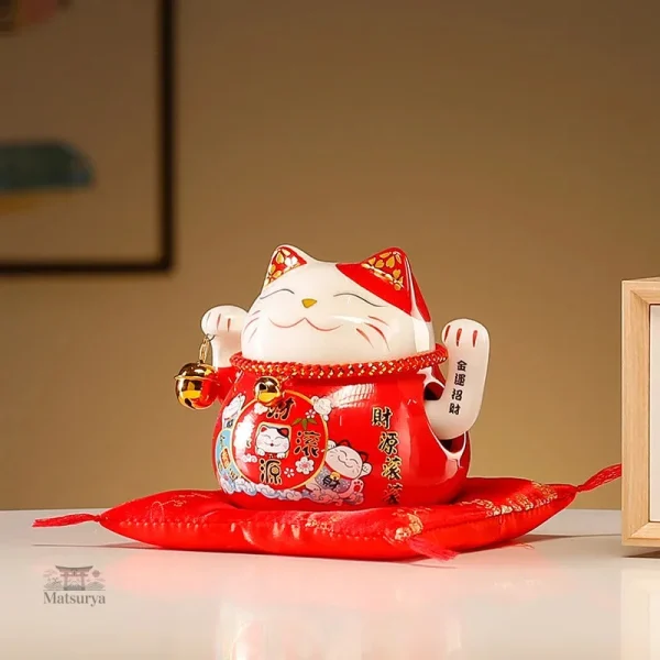 Maneki Neko rouge en céramique traditionnelle