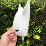 Masque japonais élégant en teinte blanche