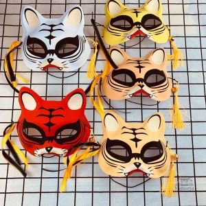 Masque japonais à motif de chat