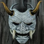 Masque japonais avec motifs démoniaques
