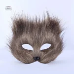 Masque à fourrure représentant un renard japonais