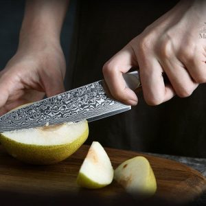 Couteau de cuisine japonais, design élégant et tranchant exceptionnel