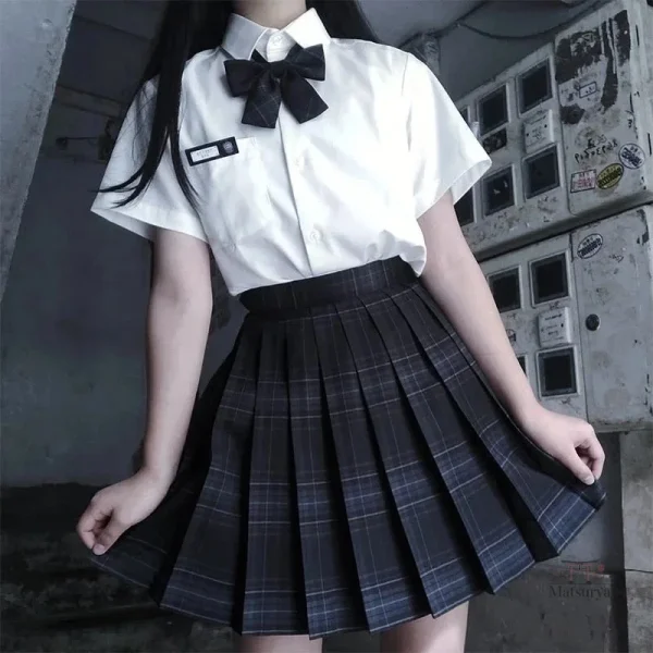 Mini jupe japonaise élégante et tendance