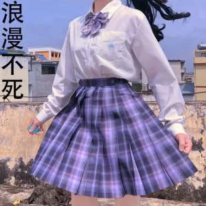 Jupe courte inspirée de la mode japonaise