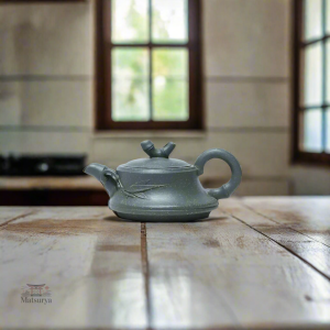 Théière japonaise en céramique, design minimaliste