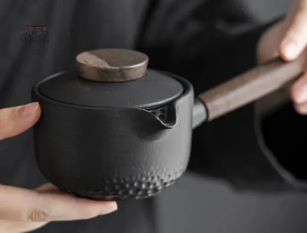 Accessoire essentiel pour les passionnés de thé japonais