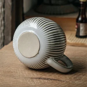 Mug japonais traditionnel pour le café