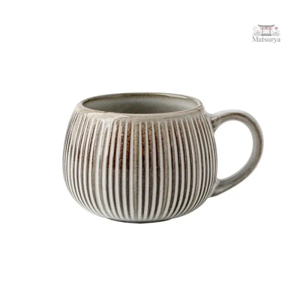 Mug japonais coloré pour une expérience café complète