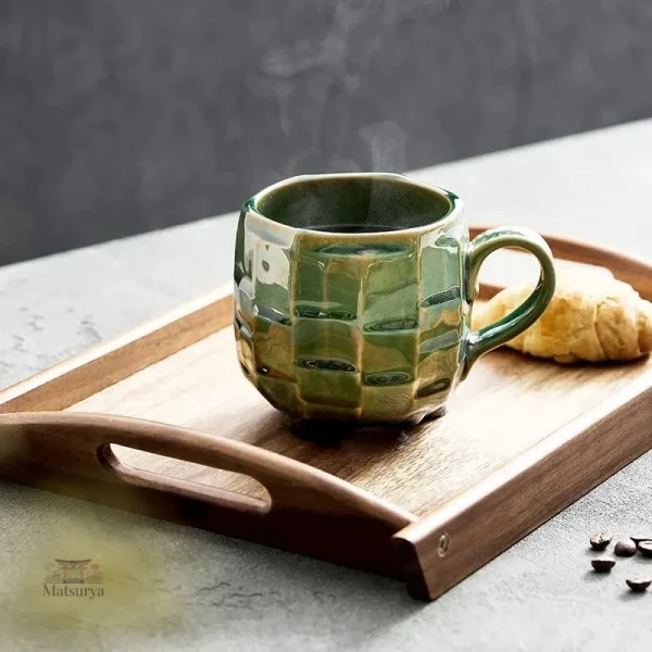 Mug Japonais décoratif pour une table raffinée