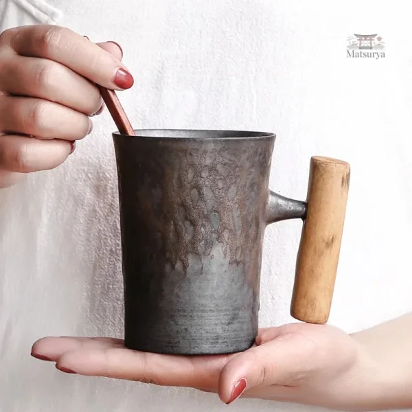 mug-japonais-avec-poignee-en-bois-1 Mug japonais avec poignée en bois