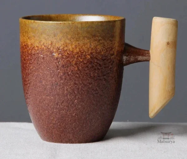 Mug en céramique avec design japonais et bois