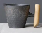 Mug japonais avec une touche naturelle en bois