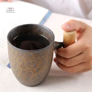 Mug japonais en céramique avec poignée en bois
