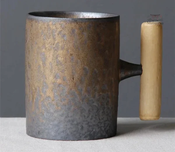 Mug en céramique japonaise avec texture raffinée