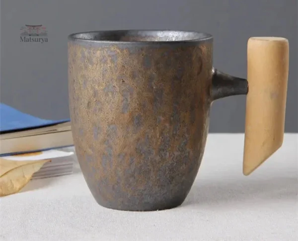Mug japonais avec finition artisanale et bois