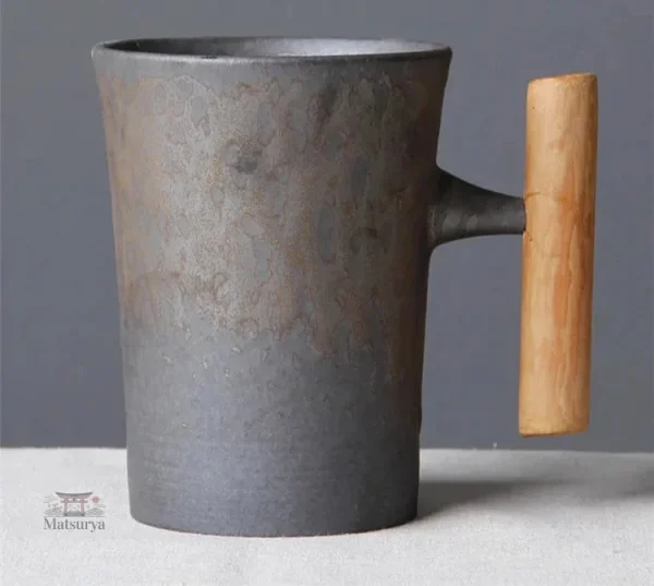 Mug japonais en céramique avec bois naturel