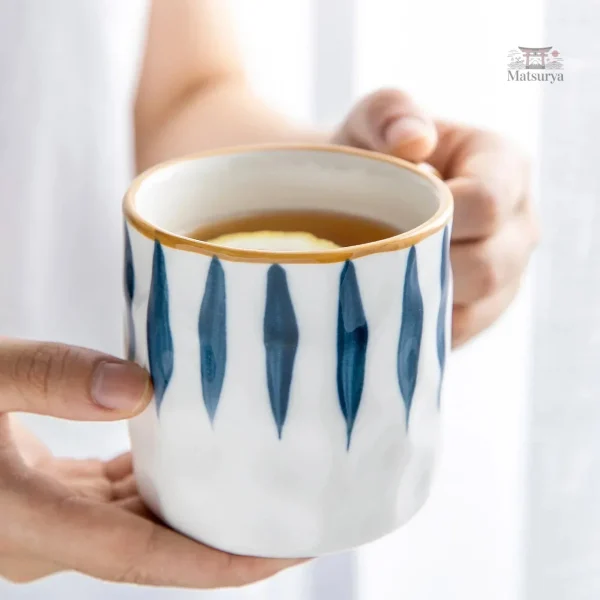 mug-japonais-blanc-bleu-1 Mug japonais blanc et bleu élégant