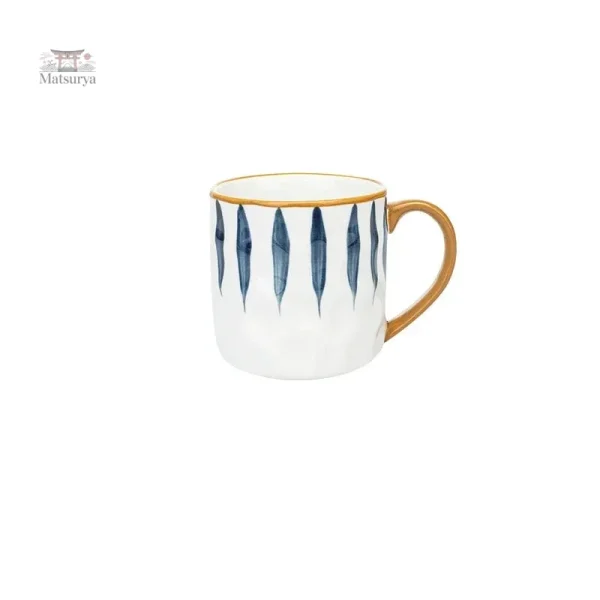 Mug bleu et blanc inspiré de l'art japonais