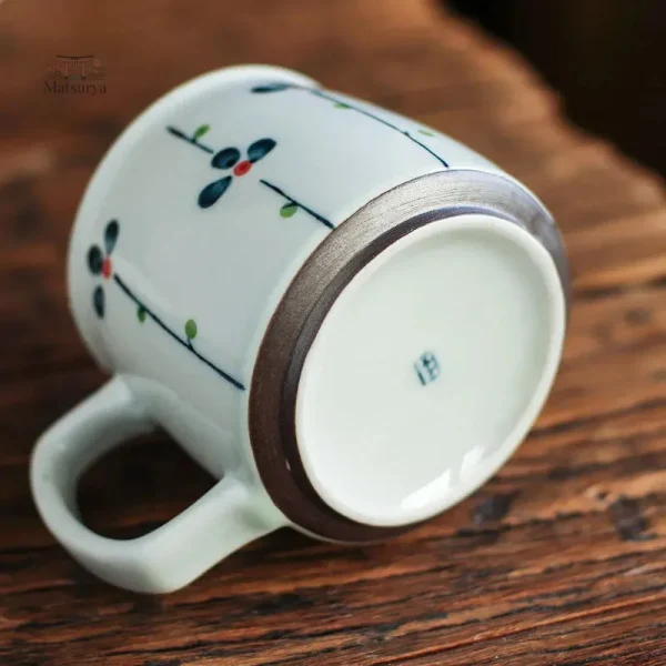 Mug en porcelaine inspiré de l'art japonais